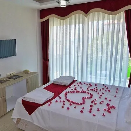 Airport Güllük Otel *
